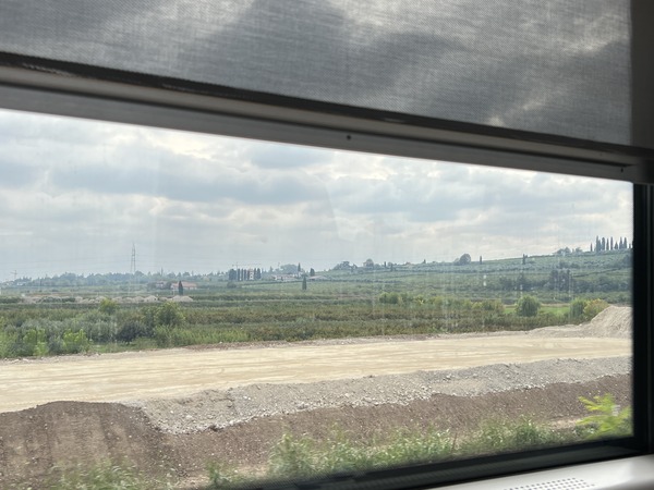 義大利國鐵Trenitalia-威尼斯到米蘭商務車廂開箱&實際搭乘經驗分享